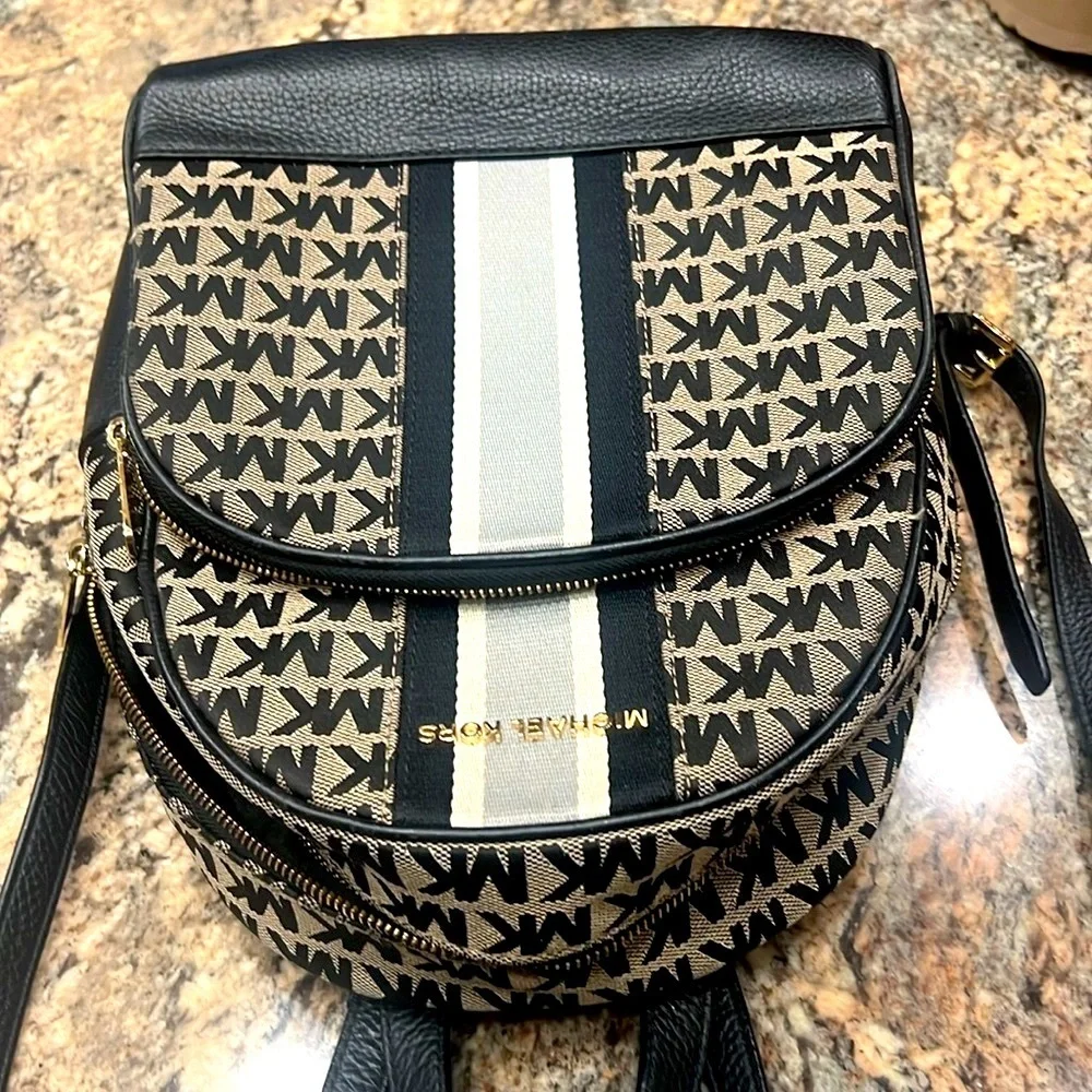 Michael Kors this abbey